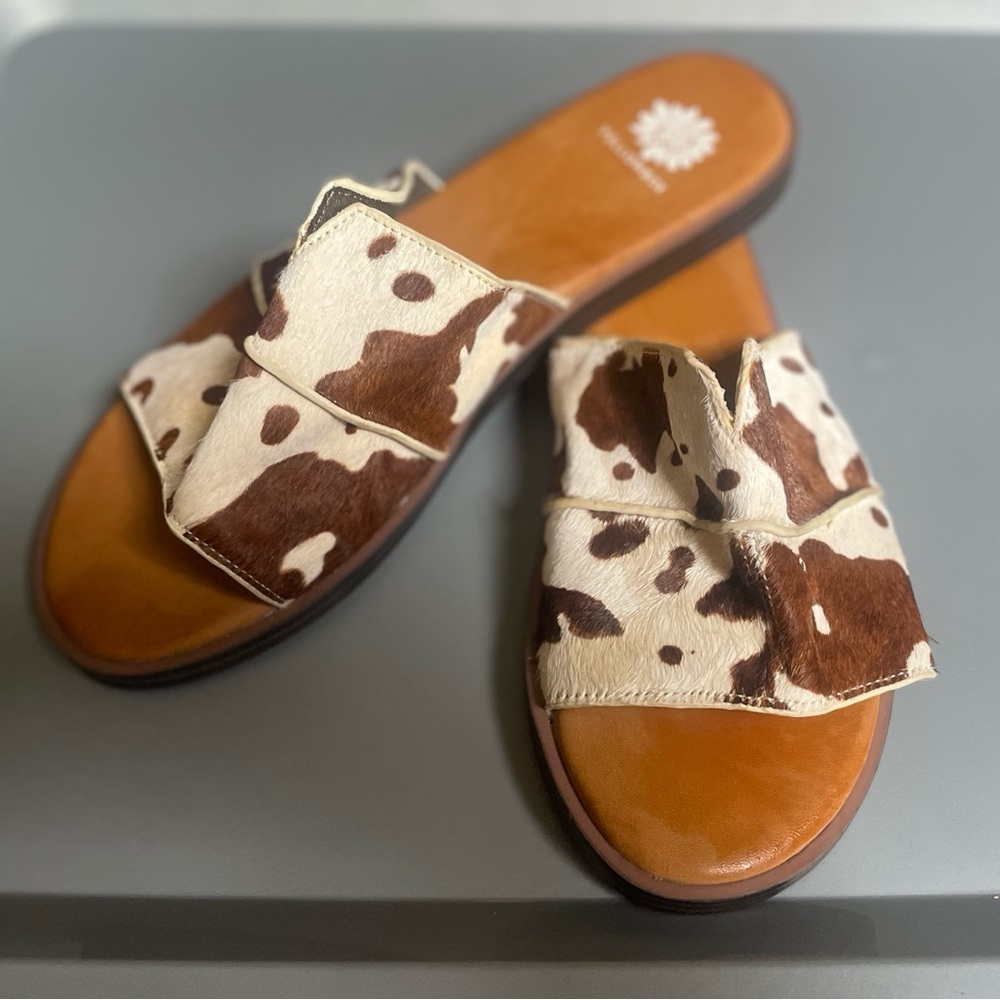 Yellow Box Cowhide Sandals Slides Women’s 8.5. NWOT